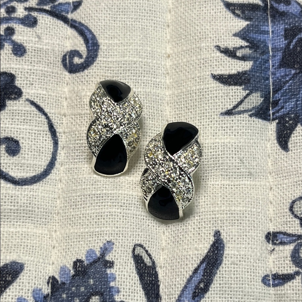 Black and Silver‎ Tone X Rhinestones Earrings